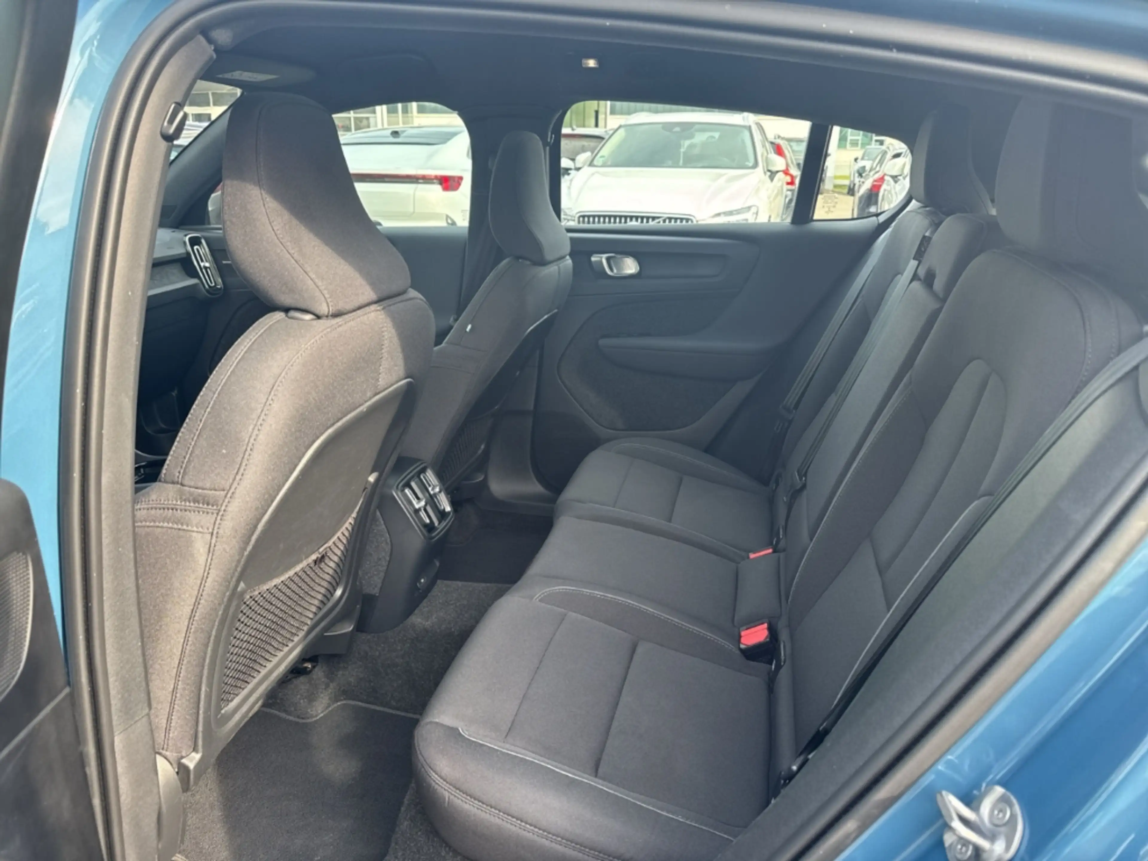 Volvo C40 Ultimate Recharge Pure Electric AWD StandHZG AHK P — photo 7