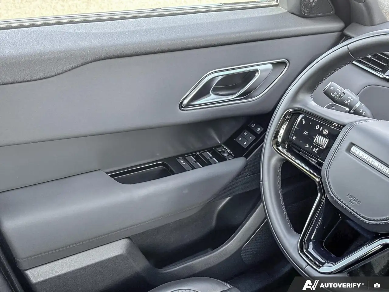 Land Rover Range Rover Velar снимка Land Rover Range Rover Velar