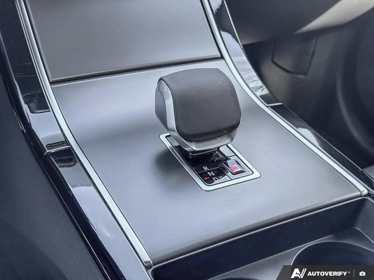 Land Rover Range Rover Velar снимка Land Rover Range Rover Velar