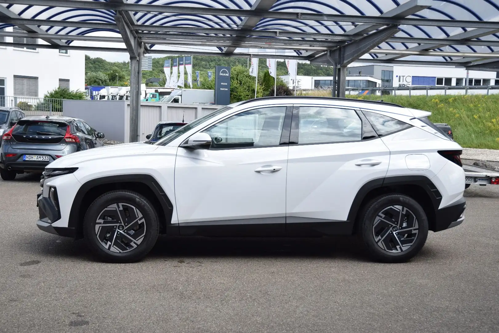 Hyundai TUCSON 1.6 T-GDI NAVI KAMERA SHZ LED AHK VORB. Weiß - 2