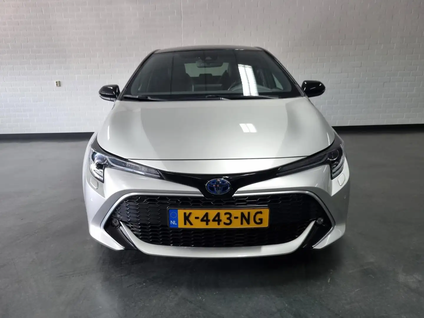 Toyota Corolla 2.0 Hybrid Executive Bi-Tone / PDC / Afn. Trekhaak Gris - 2
