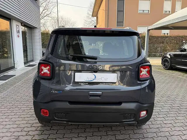 Jeep Renegade view 6