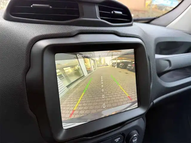 Jeep Renegade view 18