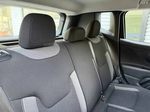 Jeep Renegade view 24