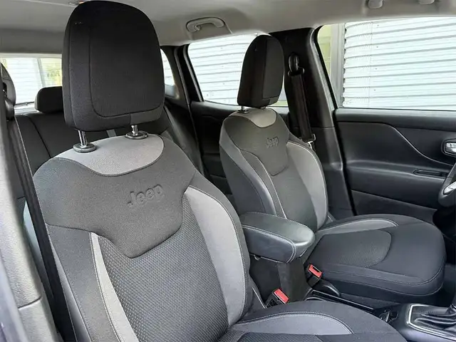 Jeep Renegade view 22