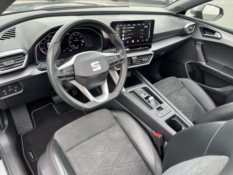 SEAT Leon SP 2.0 TDI DSG FR 125€ m.20% Anz. AHK STHZ PANO — photo 11