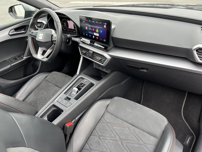 SEAT Leon SP 2.0 TDI DSG FR 125€ m.20% Anz. AHK STHZ PANO — photo 13