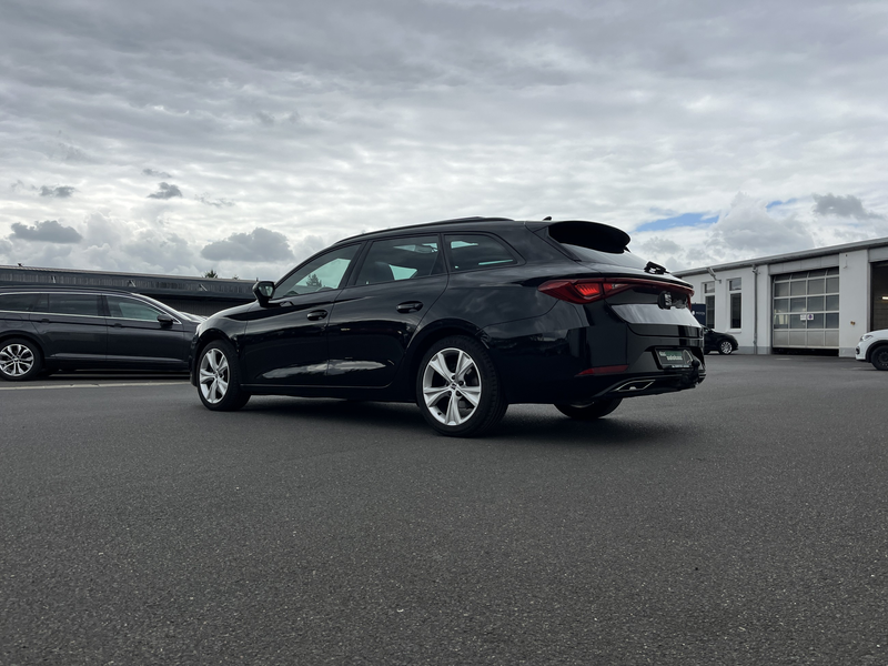 SEAT Leon SP 2.0 TDI DSG FR 125€ m.20% Anz. AHK STHZ PANO — photo 9
