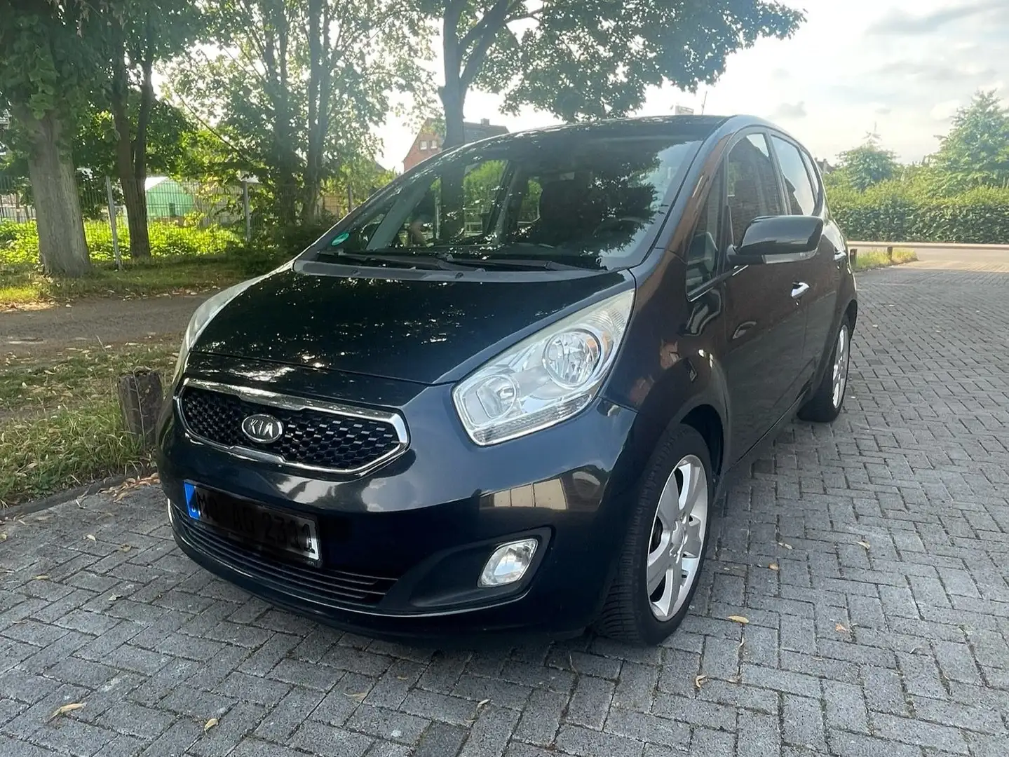 Kia Venga Venga 1.6 CRDi AHK,NAVI,SHZ uvm Чорний - 1