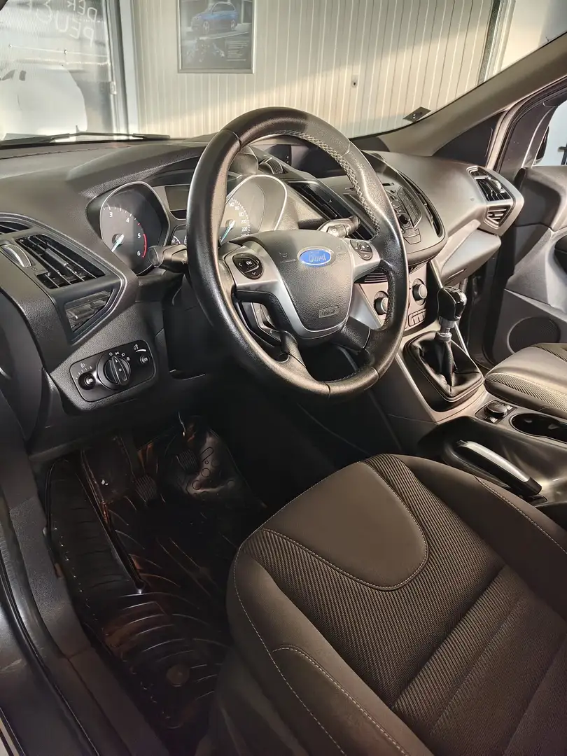 Ford Kuga 2,0 TDCi Trend - 1
