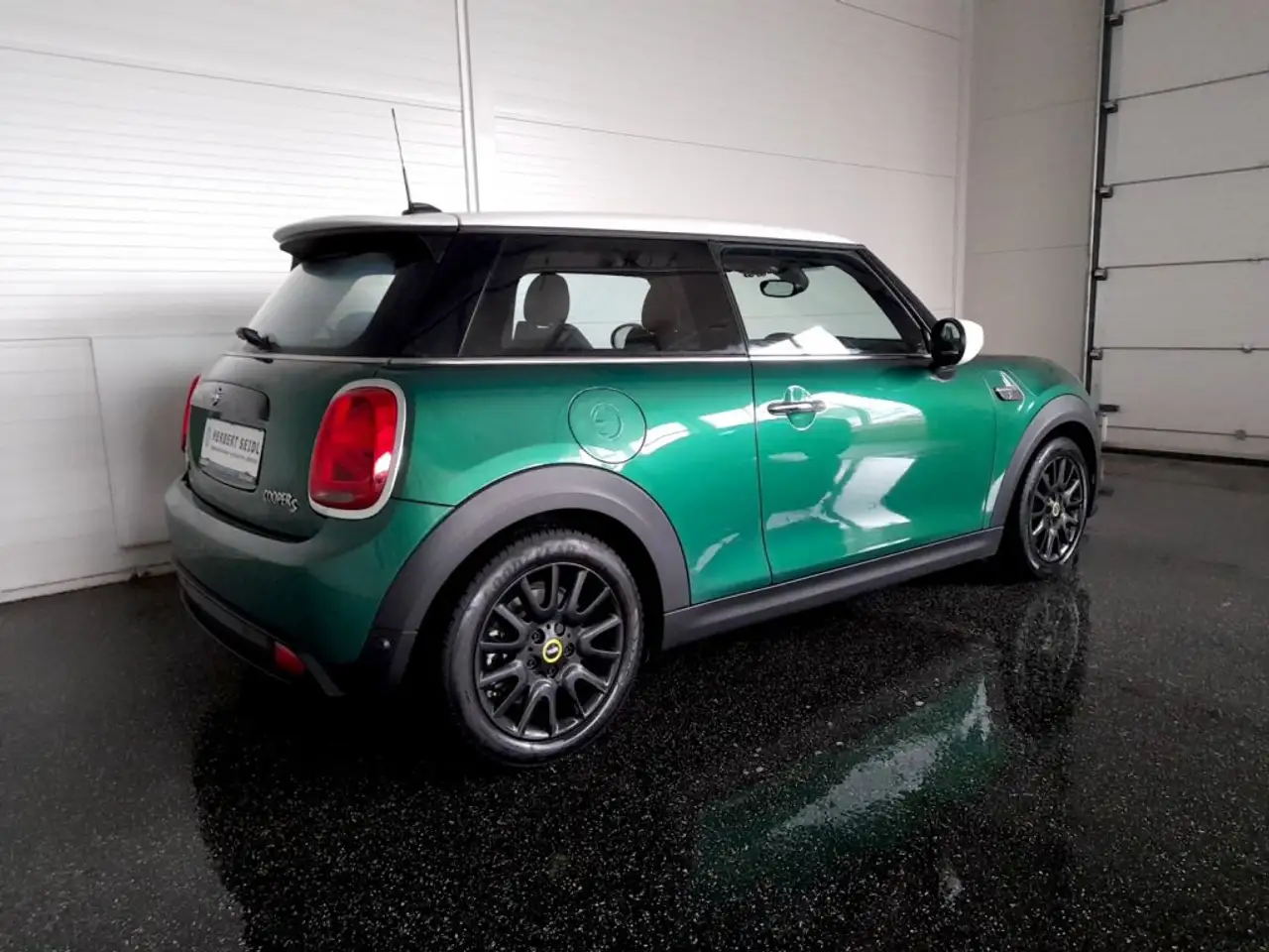 MINI Cooper SE 32,6kWh Aut *VOLL LED / NAVI / VIRTUELL / TEILLEDER / 2-ZONEN-KLIMA / SHZG / DRIVING ASSISTANT* 2