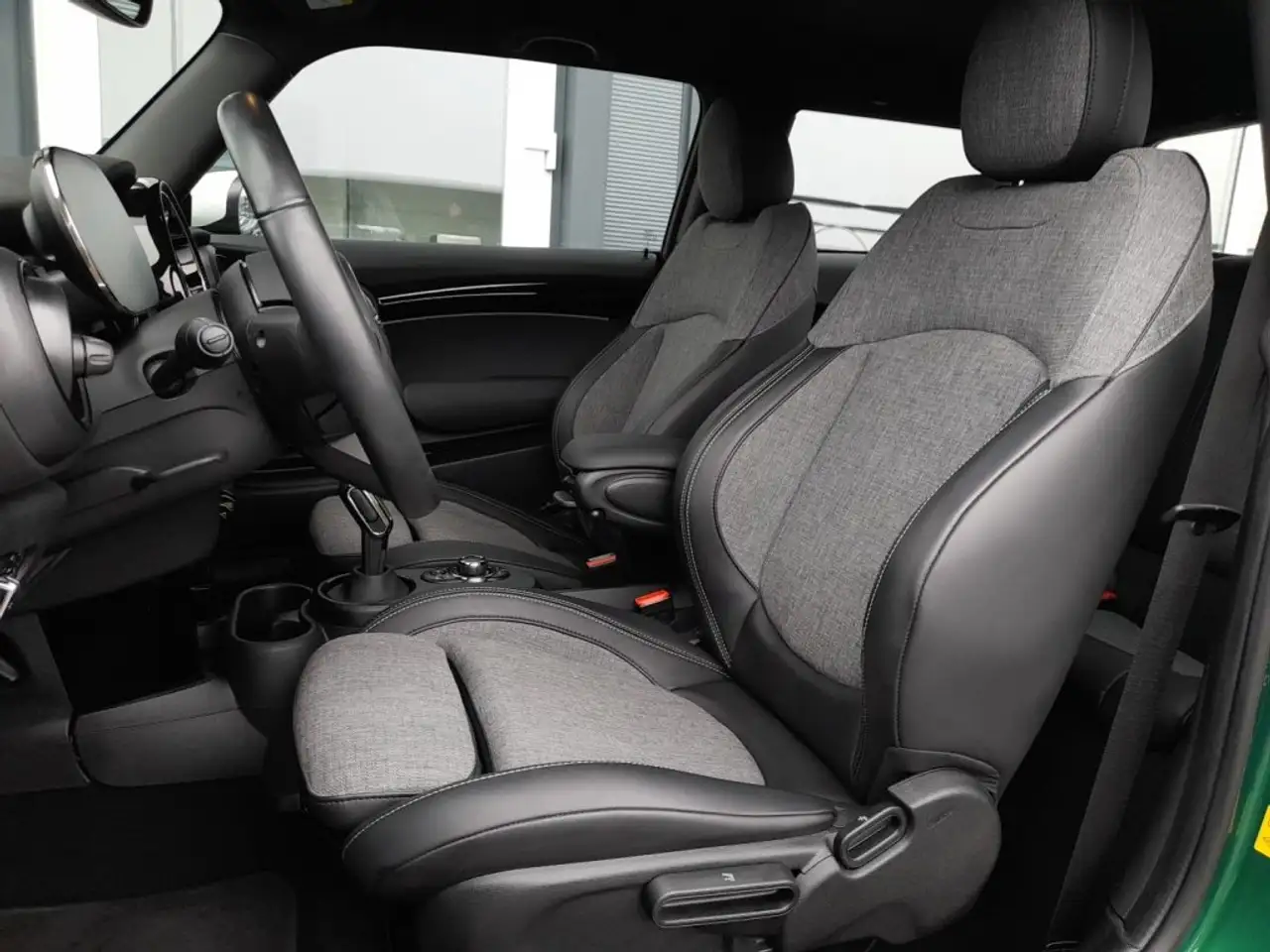 MINI Cooper SE 32,6kWh Aut *VOLL LED / NAVI / VIRTUELL / TEILLEDER / 2-ZONEN-KLIMA / SHZG / DRIVING ASSISTANT* 11
