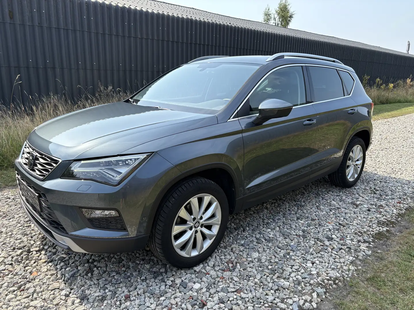 SEAT Ateca 1.0 TSI*GPS*CAMERA*PACK HIVER*BEATS AUDIO*ATT.REM Gris - 1
