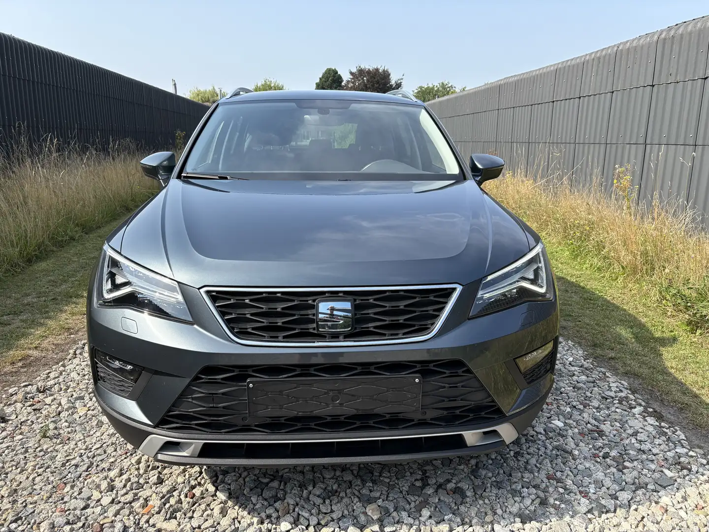 SEAT Ateca 1.0 TSI*GPS*CAMERA*PACK HIVER*BEATS AUDIO*ATT.REM Gris - 2