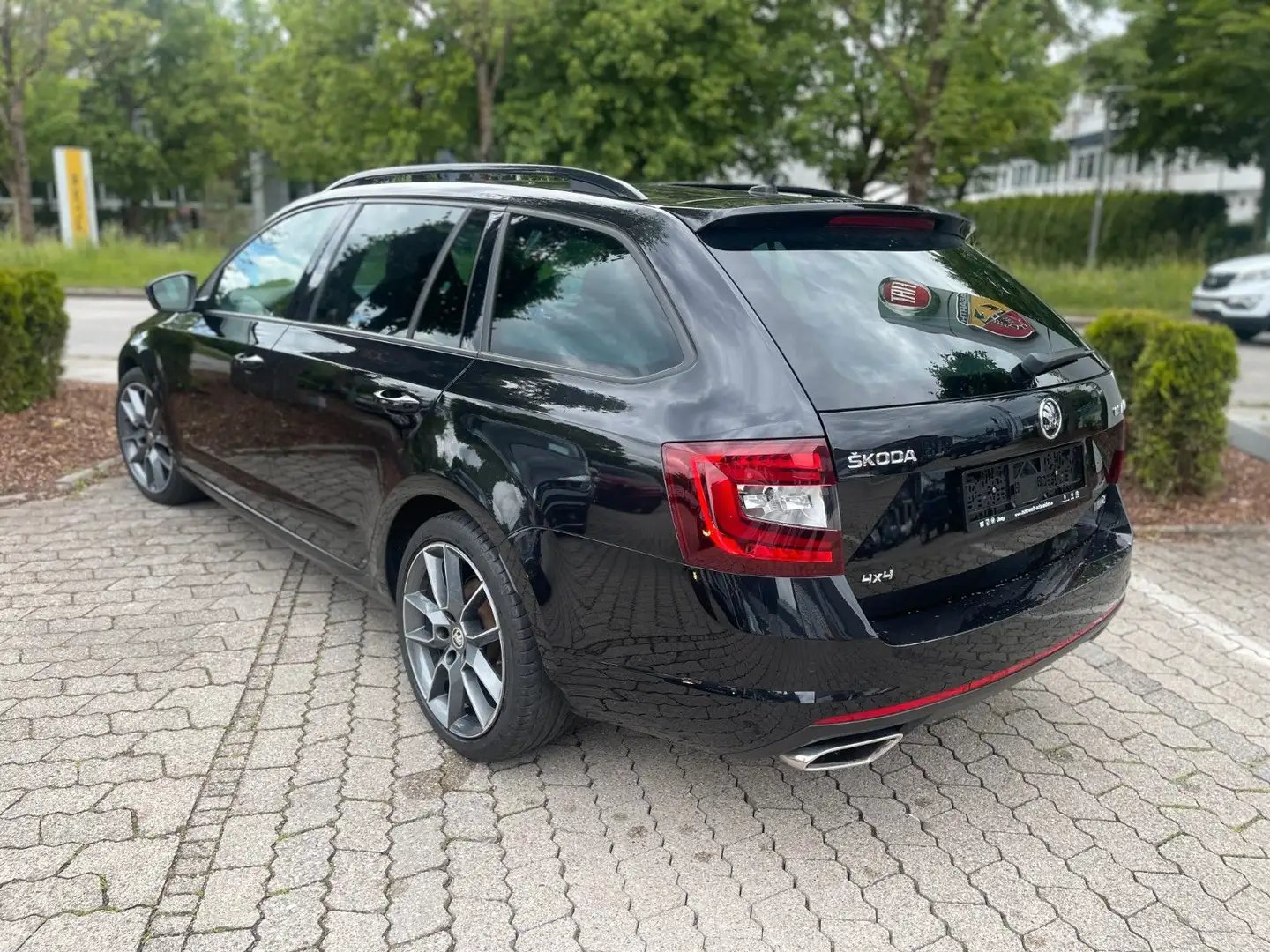 Skoda Octavia Combi RS 4x4 Nero - 2