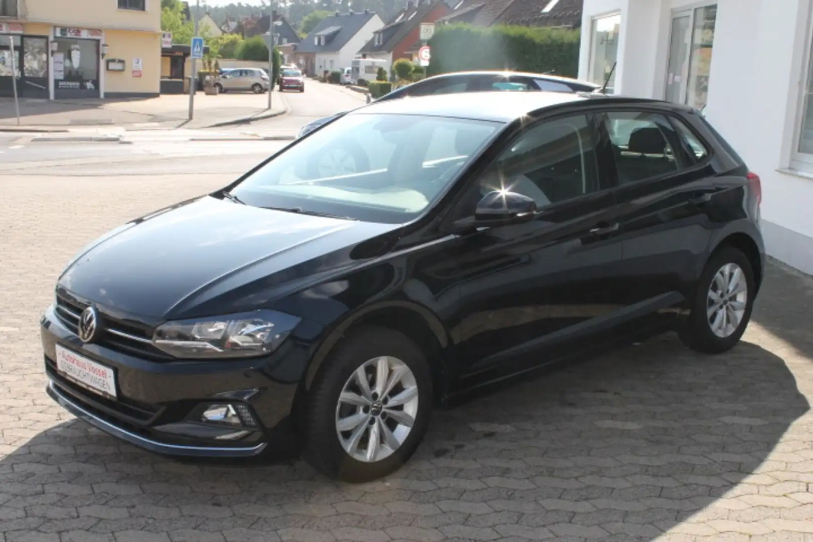 Volkswagen Polo 1.0 TSI Highline Navi Klima Einparkhilfe Noir - 2