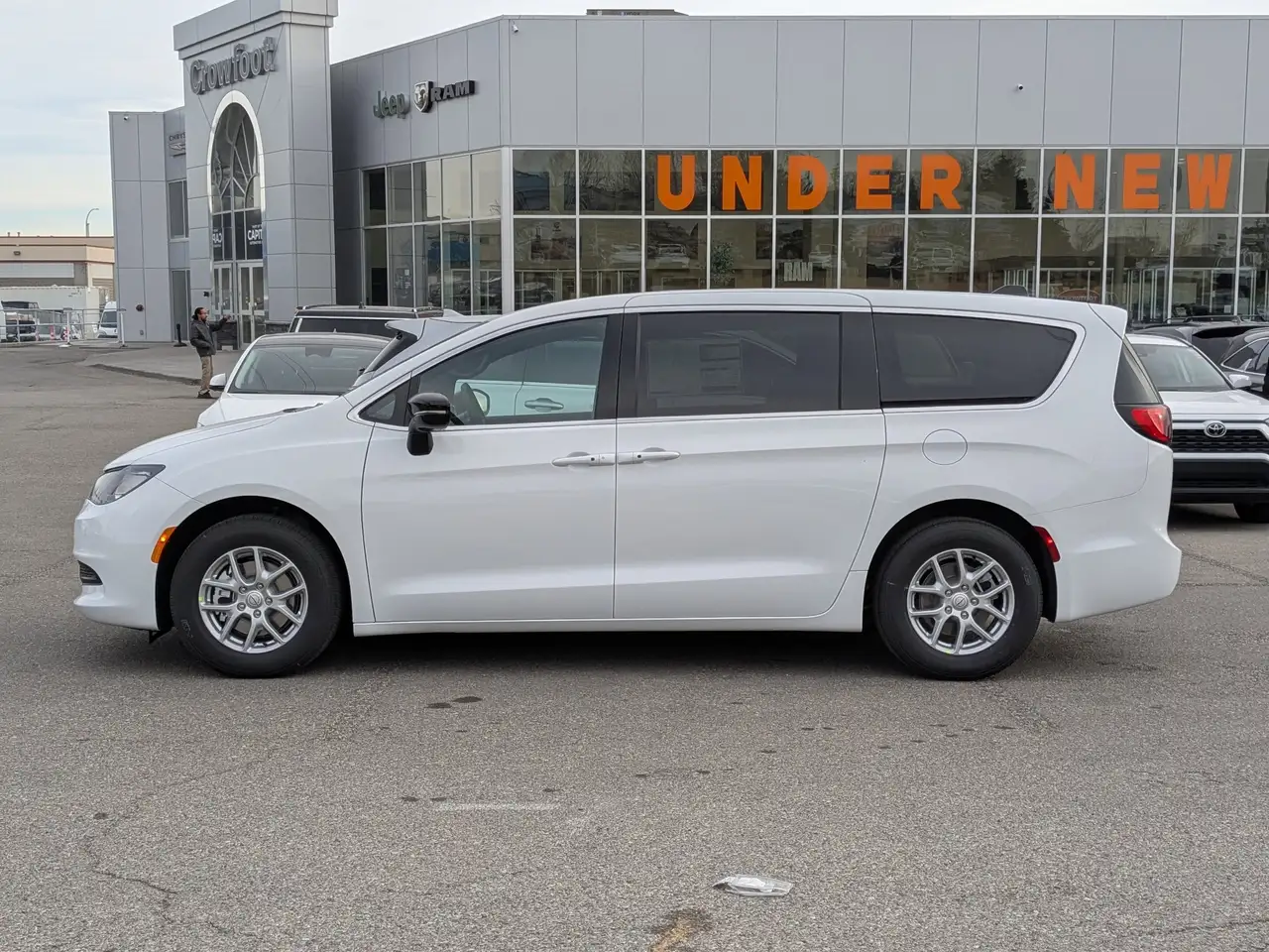 Chrysler Grand Caravan снимка Chrysler Grand Caravan