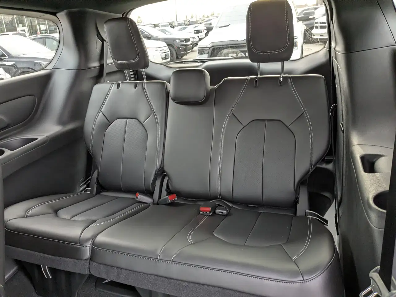 Chrysler Grand Caravan снимка Chrysler Grand Caravan