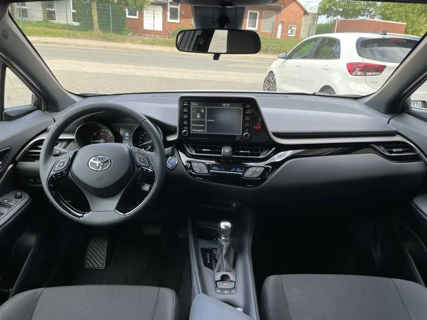 Toyota C-HR Hybrid AppleCarPlay/Android-Auto ACC*Winter Gümüş rengi - 2