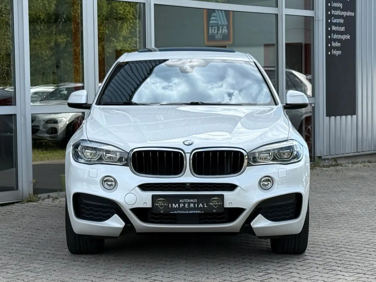 BMW X6 xDr 30d M SPORT LEDER+GSHD+HUD+ACC+360+SoCL+20 Blanc - 2