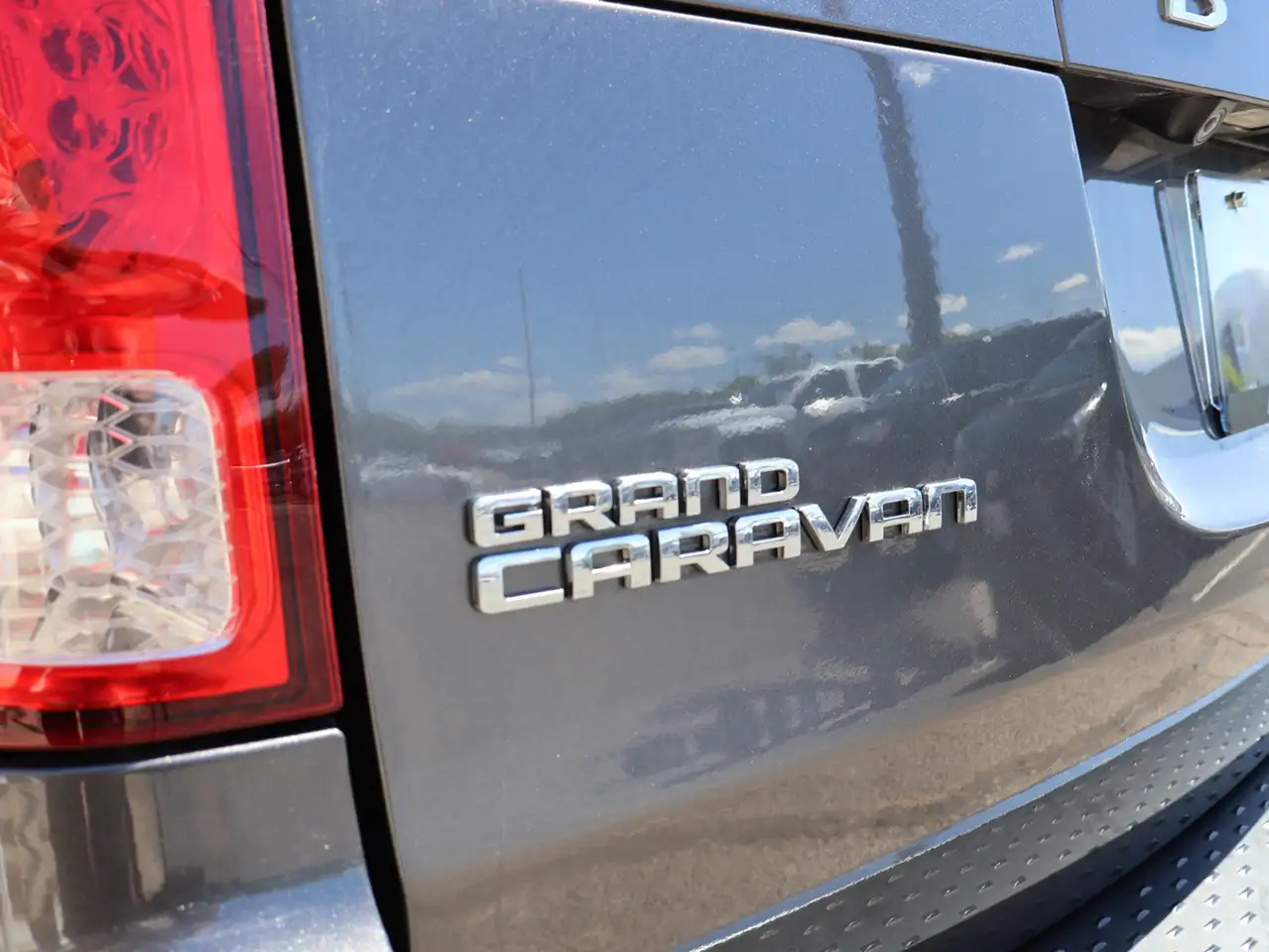 Dodge Grand Caravan снимка Dodge Grand Caravan