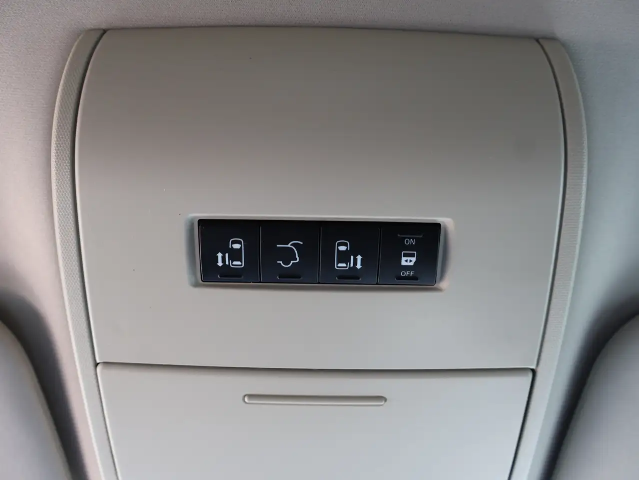 Dodge Grand Caravan снимка Dodge Grand Caravan