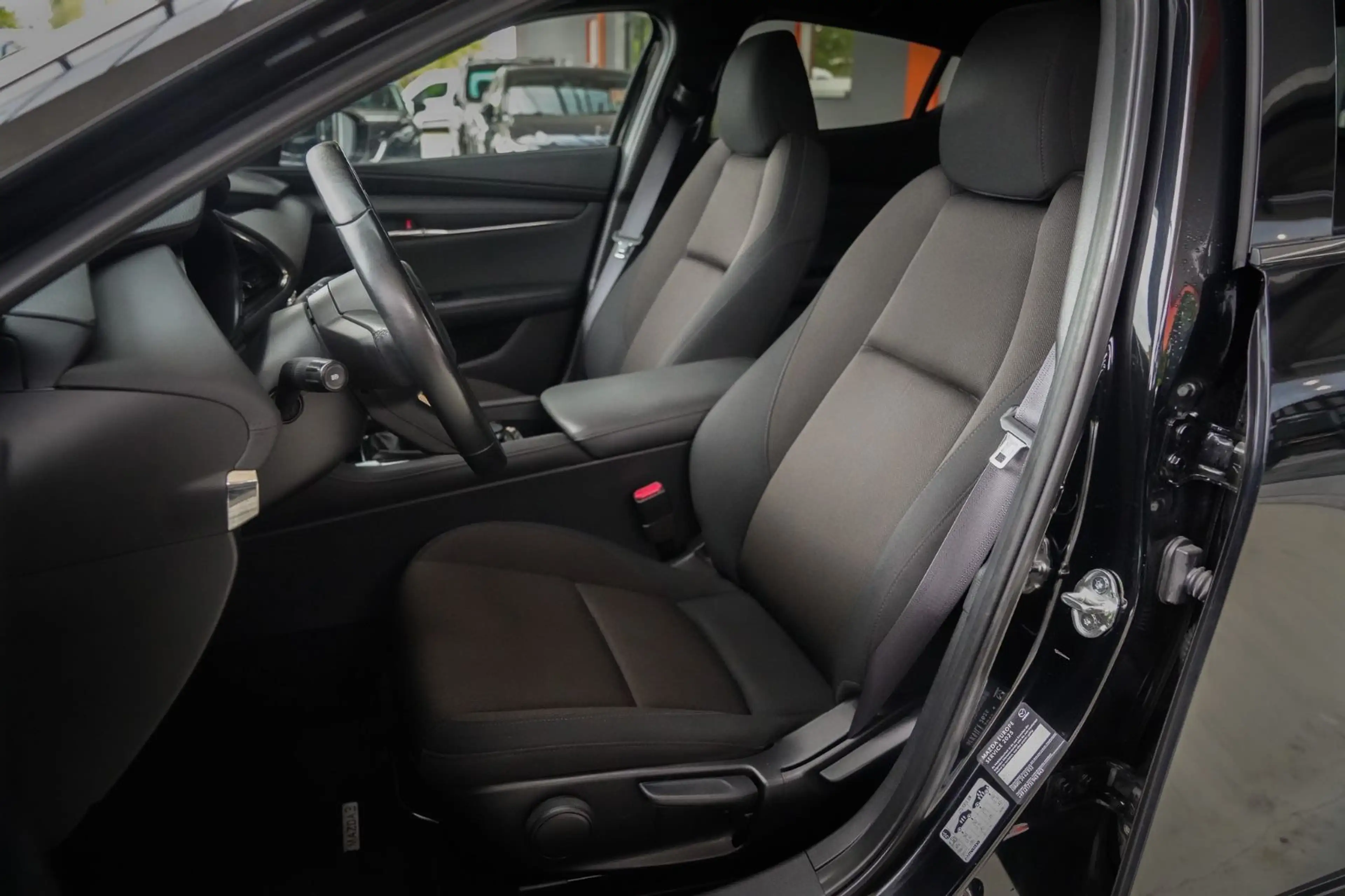 Mazda 3 Lim.  Selection *Temp./SHZ/Klimaaut.* — photo 13