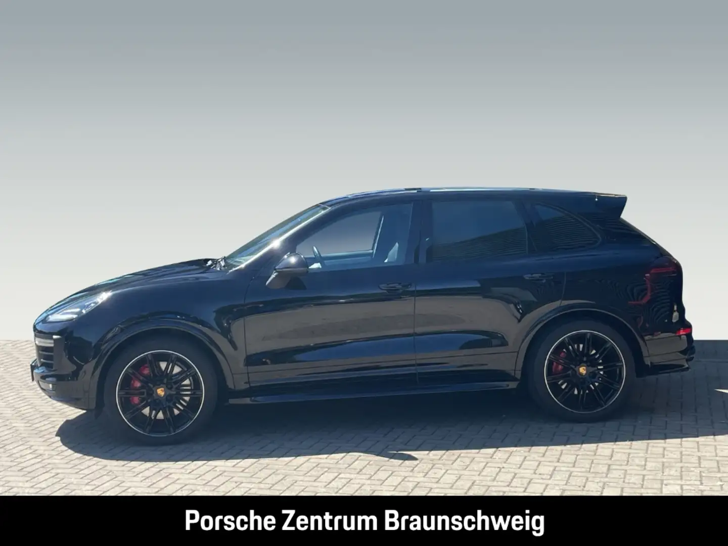 Porsche Cayenne GTS BOSE Sportabgasanlage Panoramadach Schwarz - 2