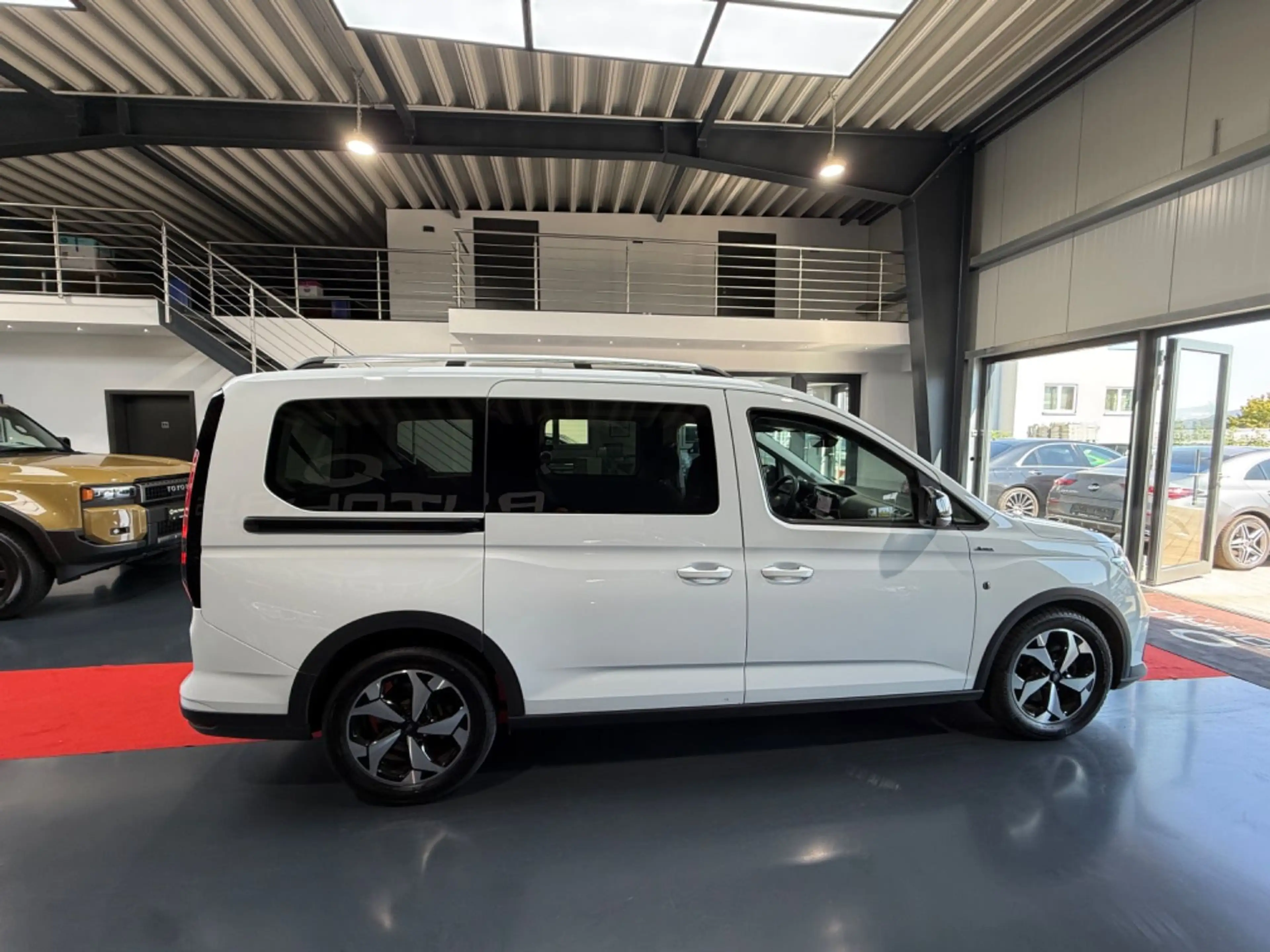 Ford Grand Tourneo Active 1HD/Panorama/7-Sitz/ACC — photo 4