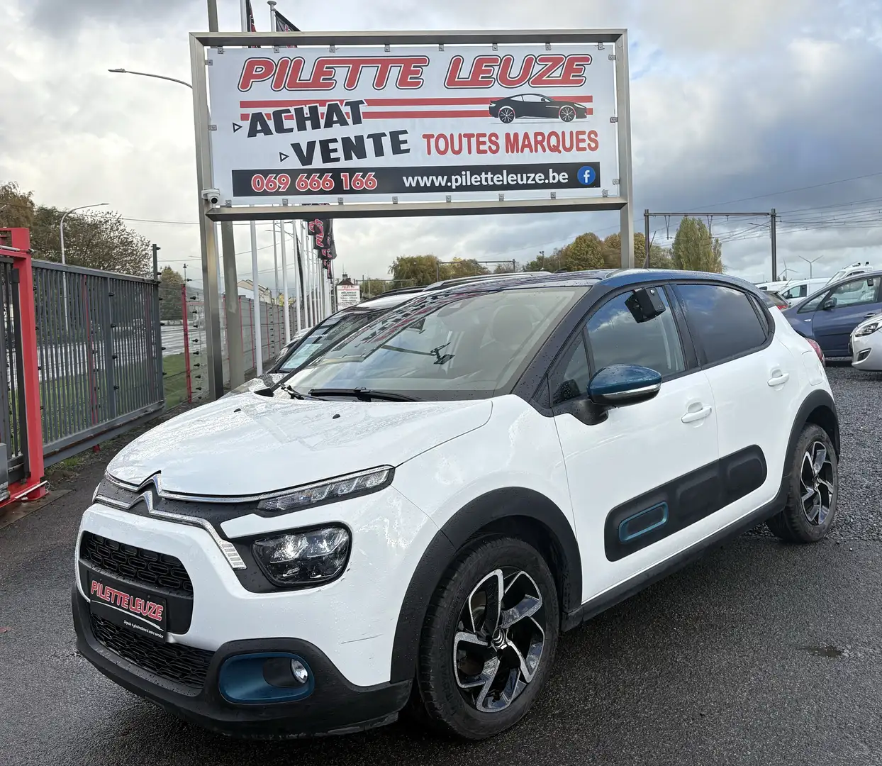Citroen C3 C3 1.2 PT Shine S CLIM / GPS / JA / REGUL VITESSE Blanc - 1