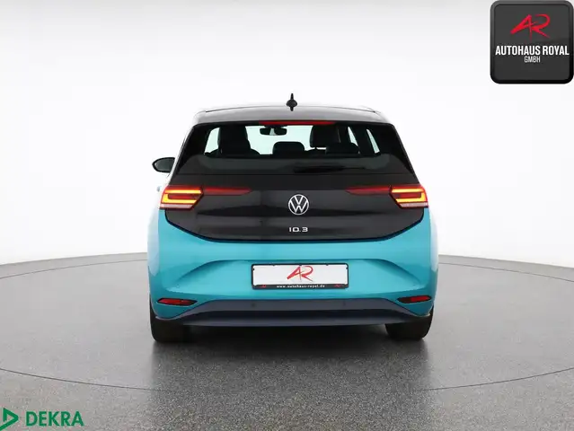 Volkswagen Id.3 view 4