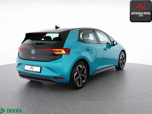 Volkswagen Id.3 view 5
