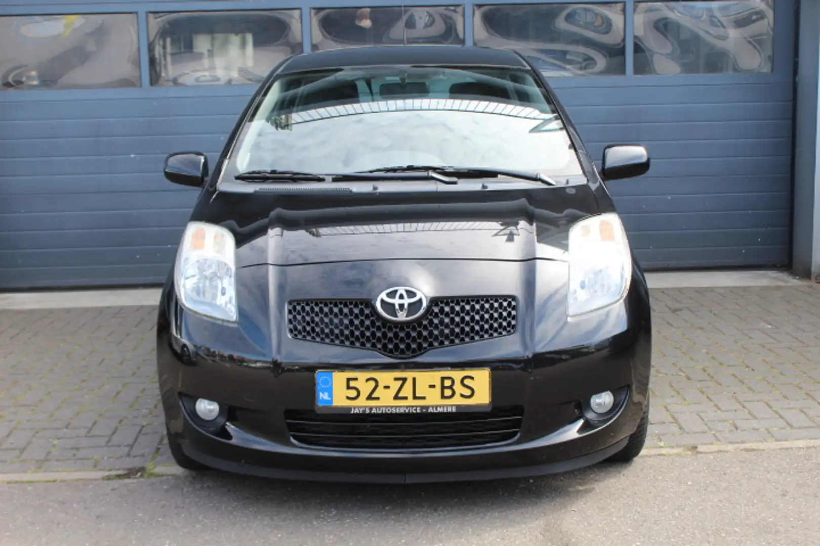 Toyota Yaris 1.3 VVTi Sol 5-Drs NW APK Airco Radio/CD Speler El Zwart - 2