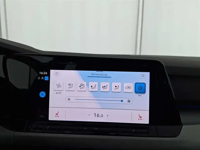 Volkswagen Golf view 24