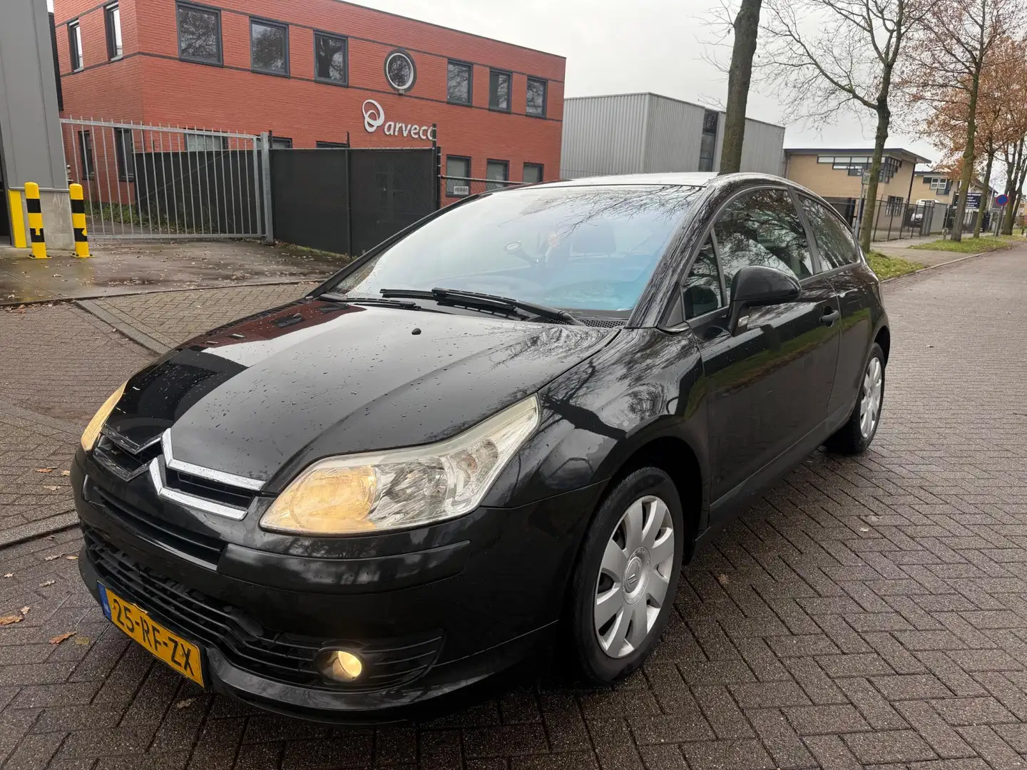 Citroen C4 Coupé 1.6-16V VTR 2005 AC APK NAP Zwart - 1