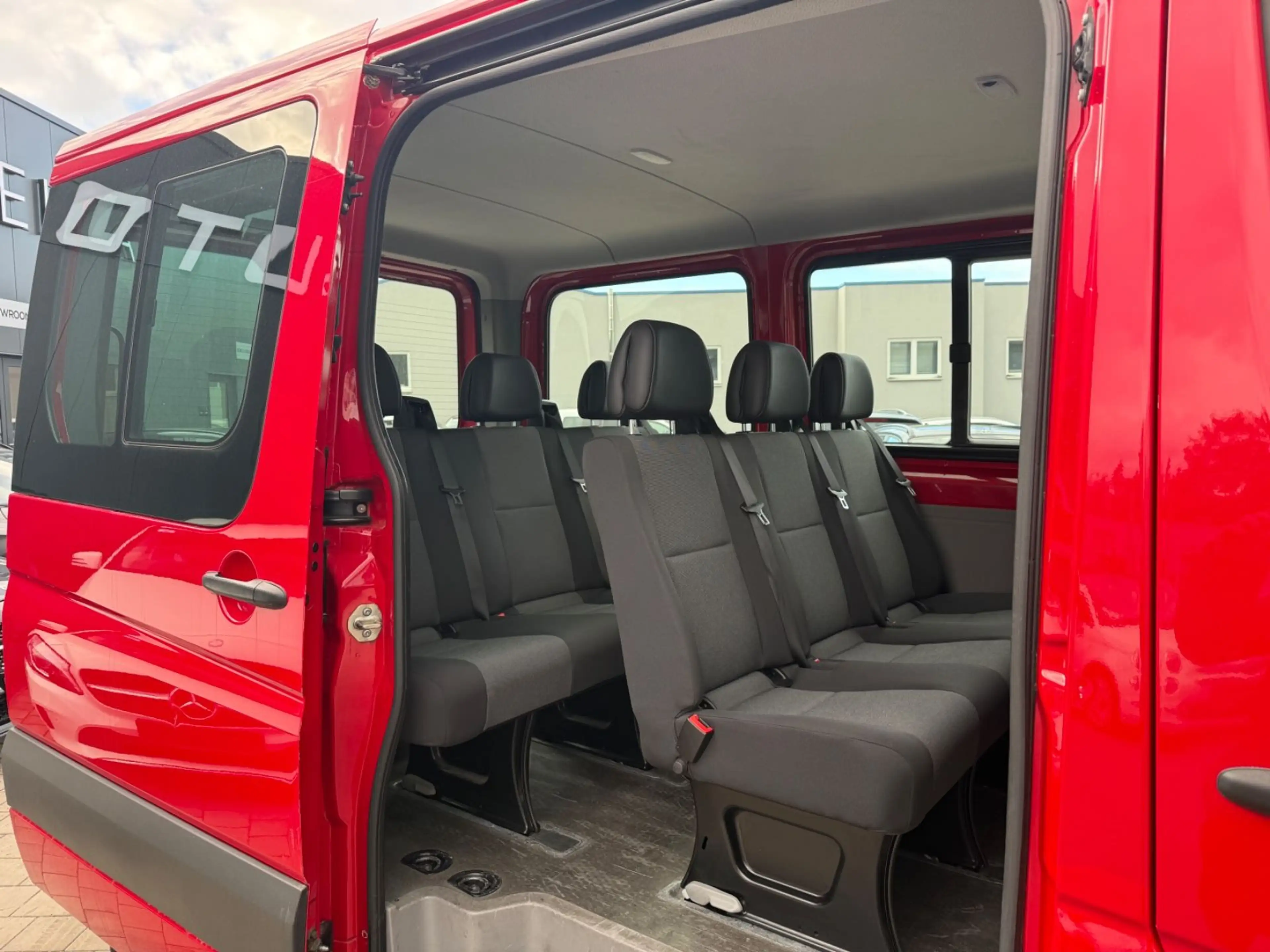 Volkswagen Crafter Kombi 35 kurz L1H1 9-Sitz/1-HD/Klima/PDC — photo 15
