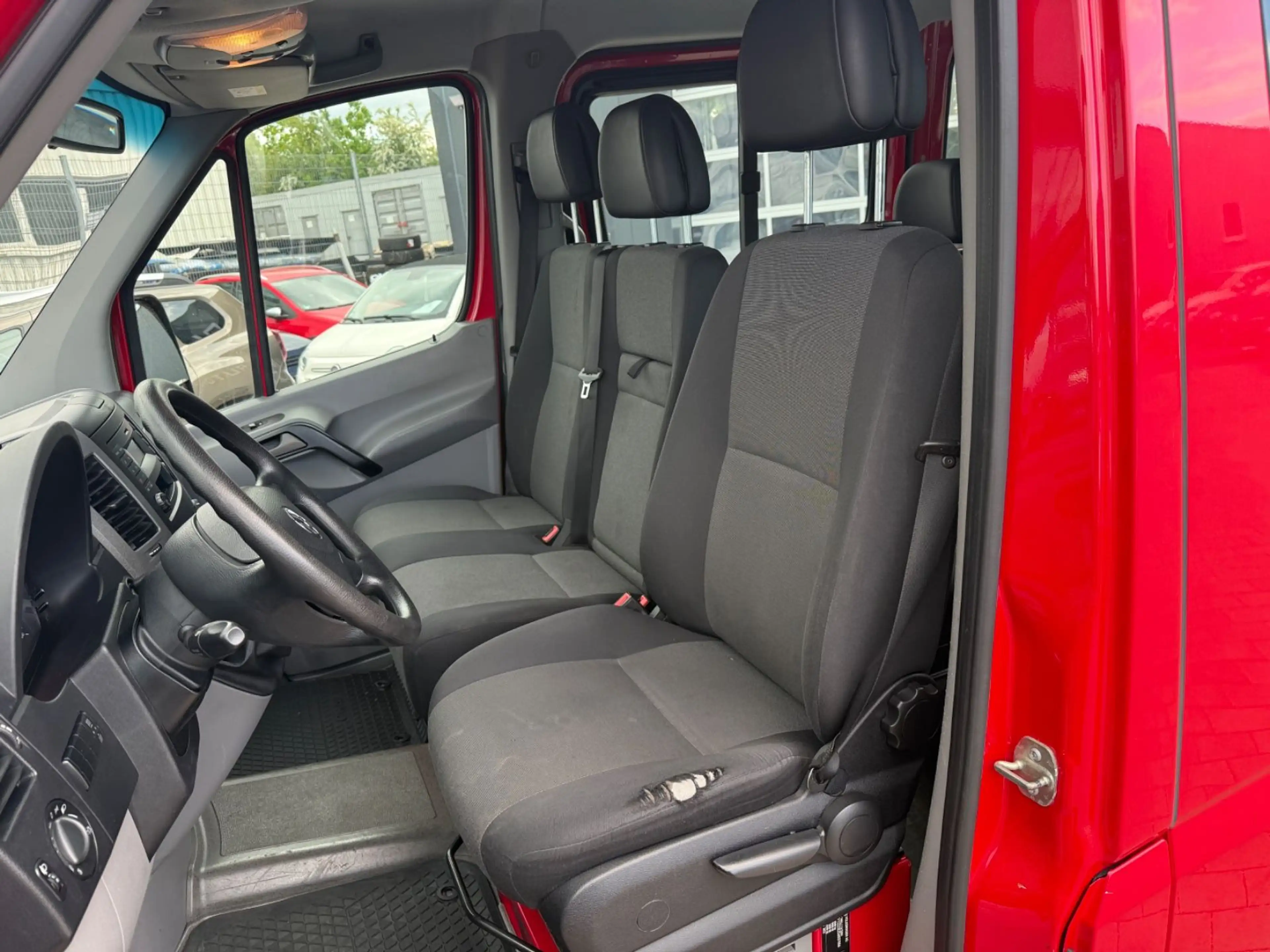 Volkswagen Crafter Kombi 35 kurz L1H1 9-Sitz/1-HD/Klima/PDC — photo 11