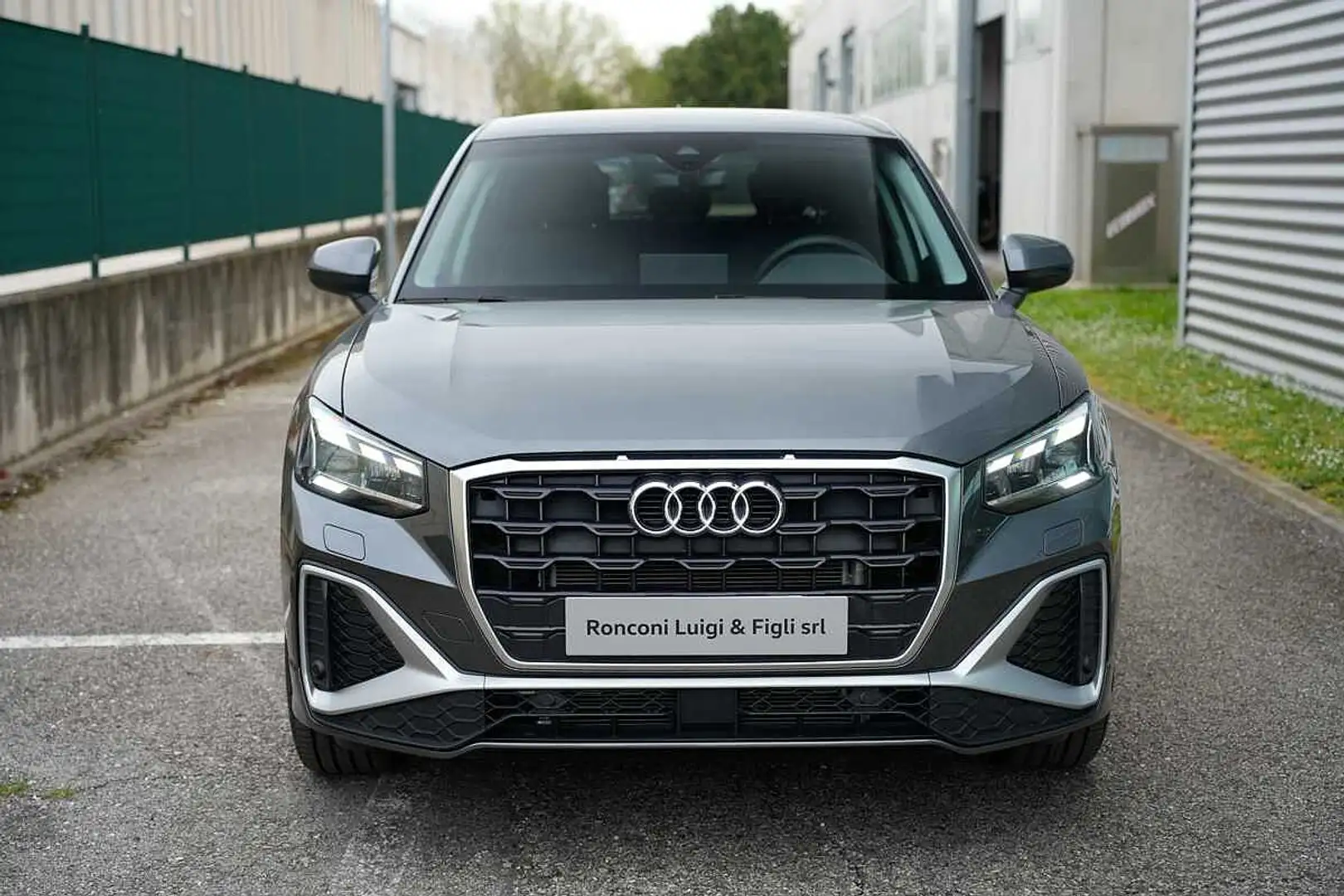 Audi Q2 30 TDI S tronic S line Edition Grigio - 2