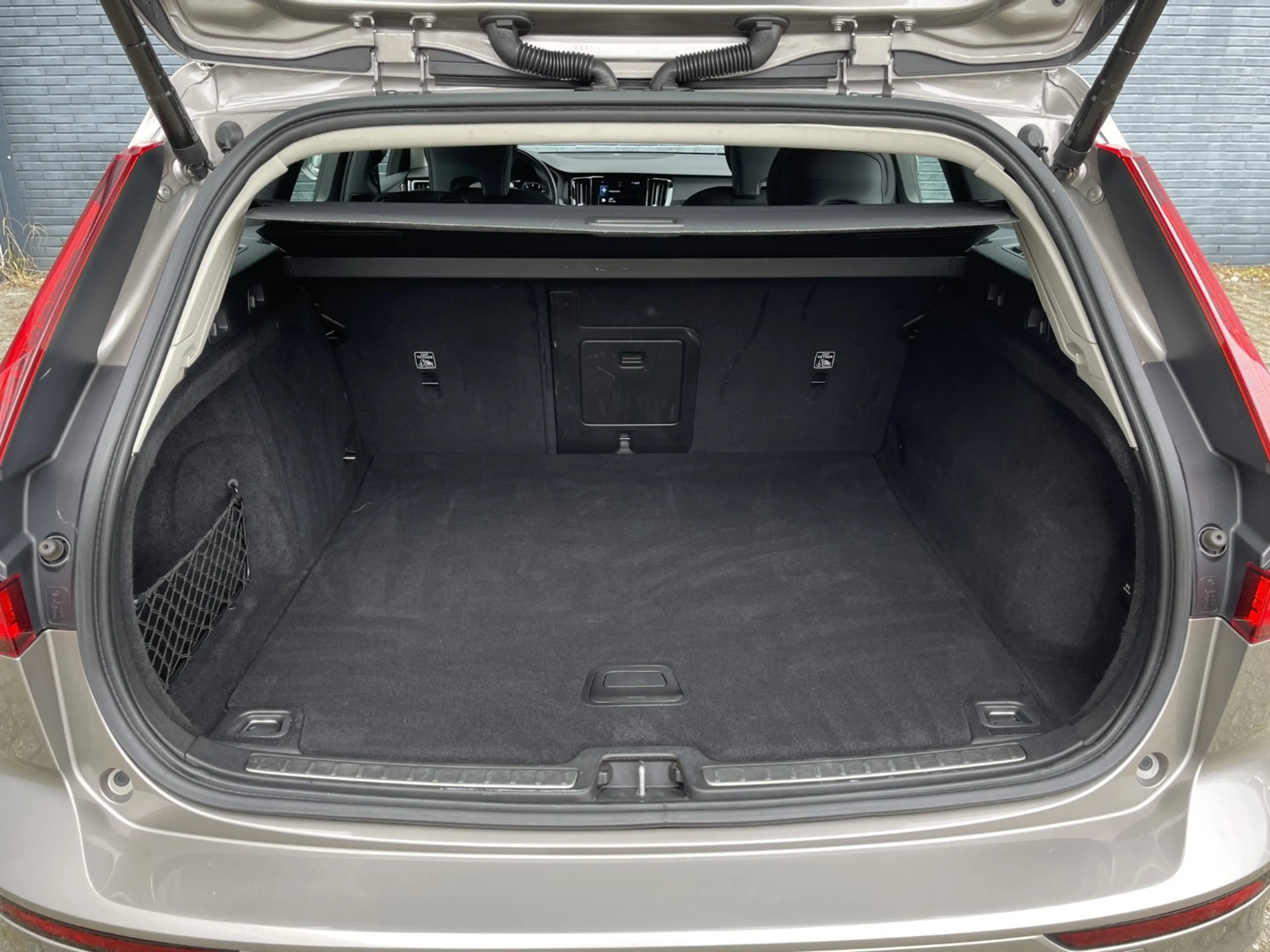 Volvo V60 B3 163pk Automaat Mild Hybrid Business Pro | Harma — photo 11