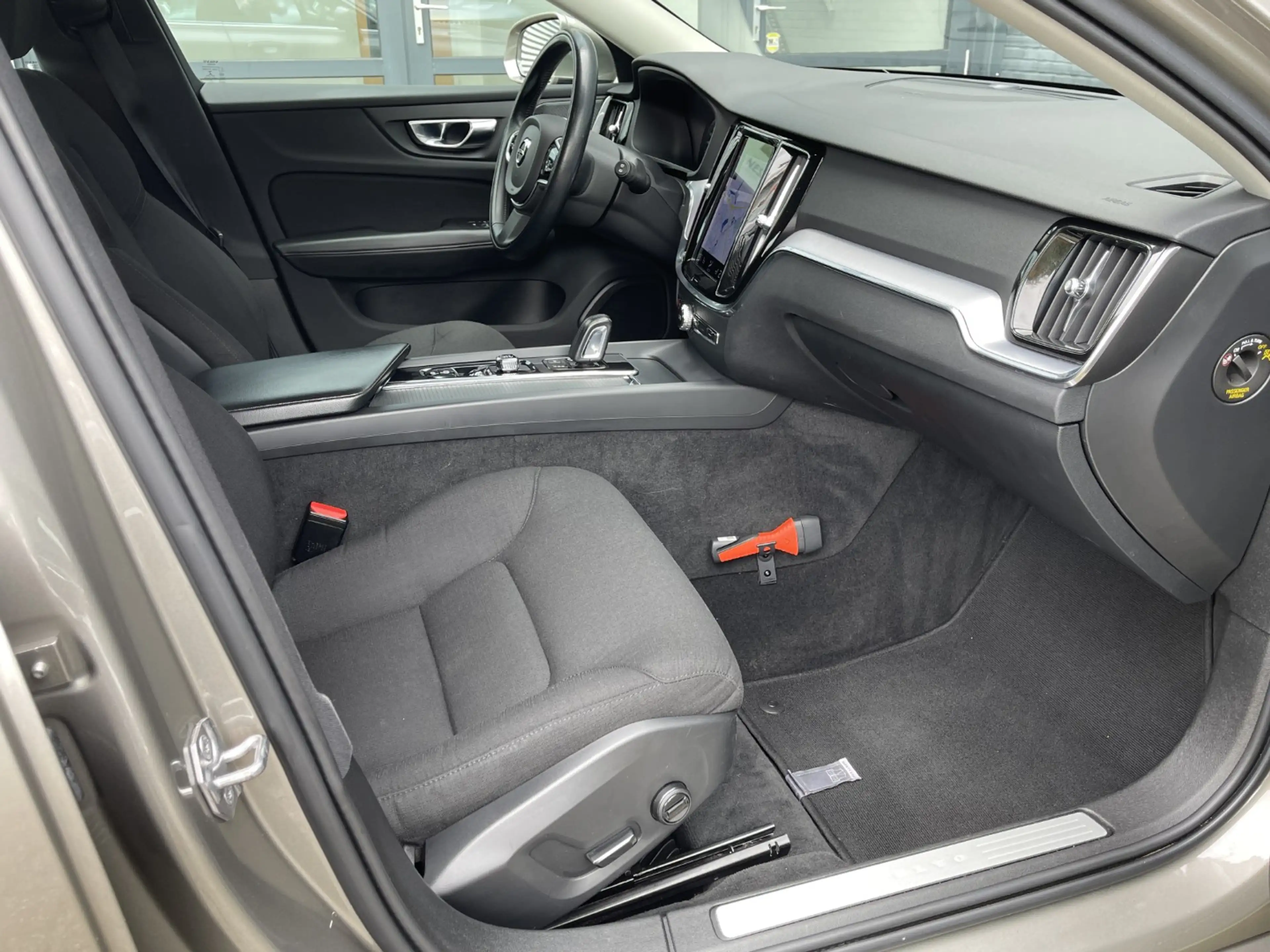 Volvo V60 B3 163pk Automaat Mild Hybrid Business Pro | Harma — photo 13