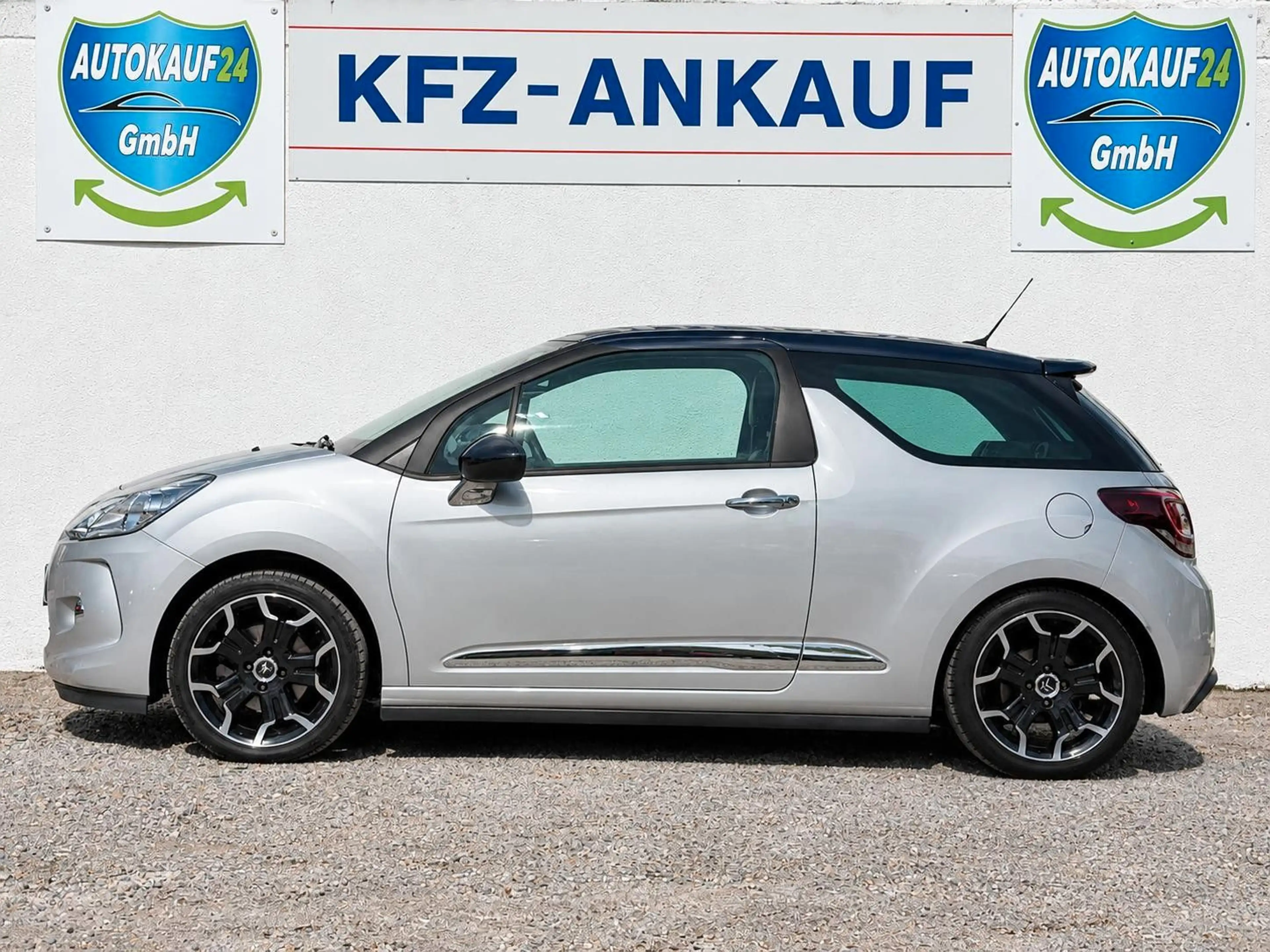 Citroen DS3 SportChic*NAVI*LEDER*SHZ*PDC*BT*TEMPOMAT — photo 6