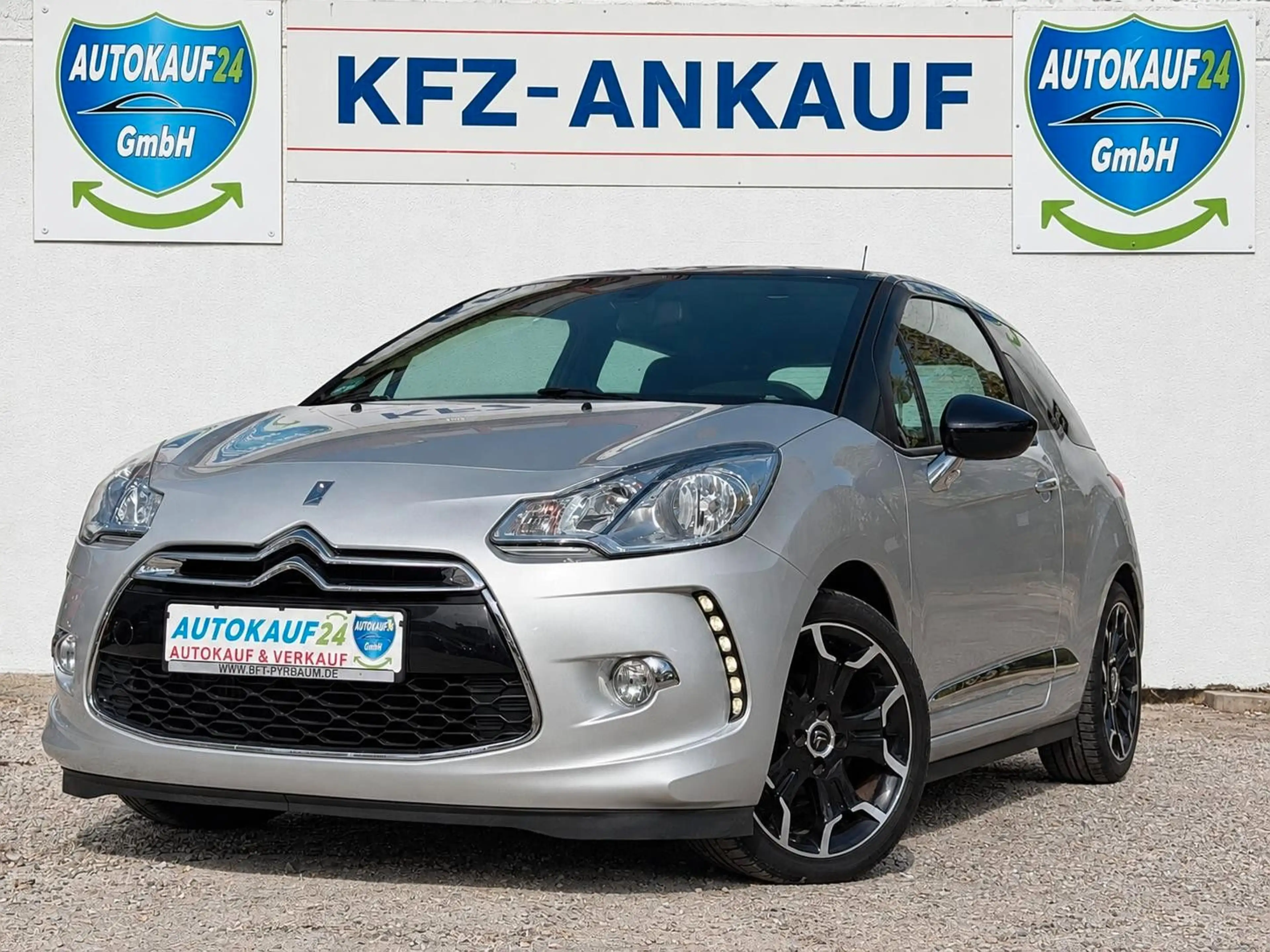Citroen DS3 SportChic*NAVI*LEDER*SHZ*PDC*BT*TEMPOMAT