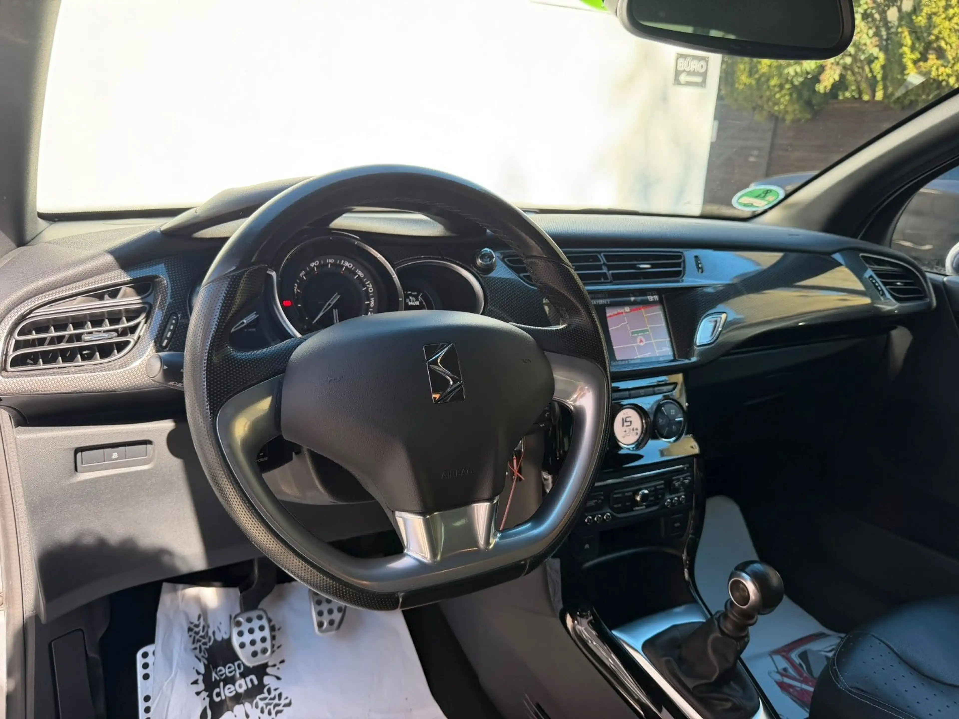 Citroen DS3 SportChic*NAVI*LEDER*SHZ*PDC*BT*TEMPOMAT — photo 13