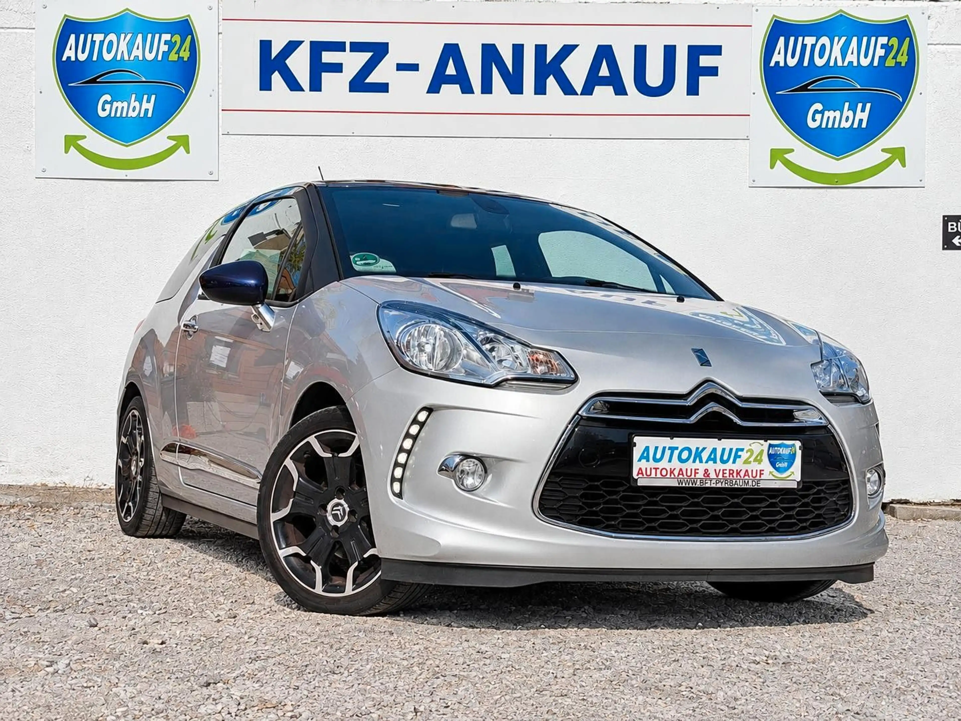 Citroen DS3 SportChic*NAVI*LEDER*SHZ*PDC*BT*TEMPOMAT — photo 3