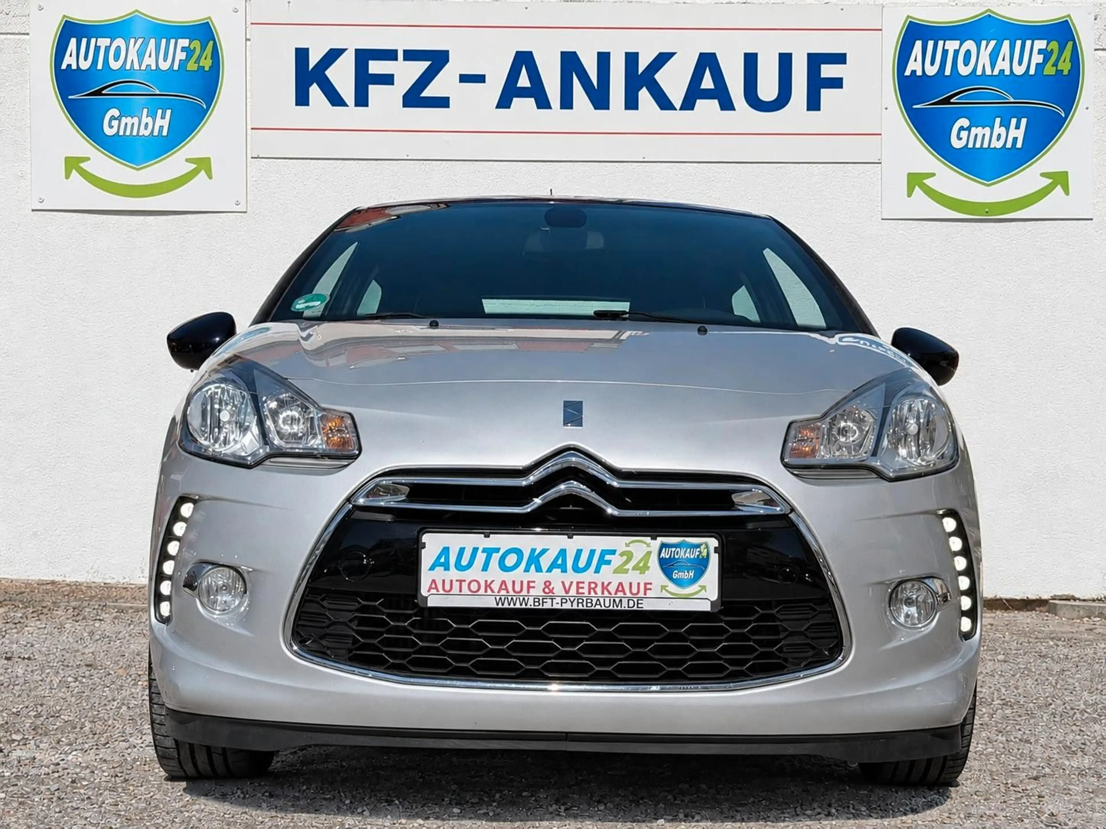 Citroen DS3 SportChic*NAVI*LEDER*SHZ*PDC*BT*TEMPOMAT — photo 2