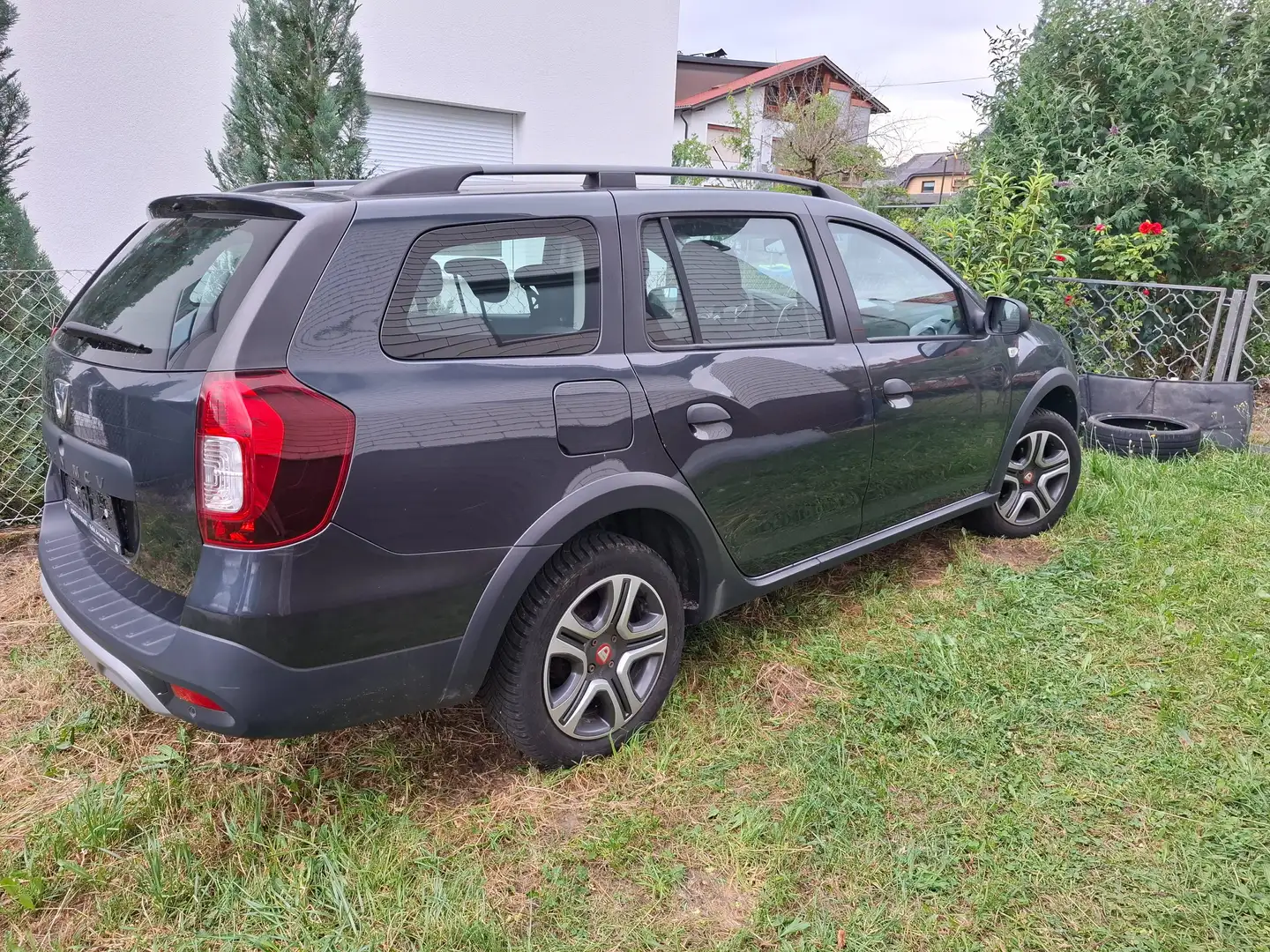 Dacia Logan Logan MCV Stepway Charisma TCe 90 S Grau - 1