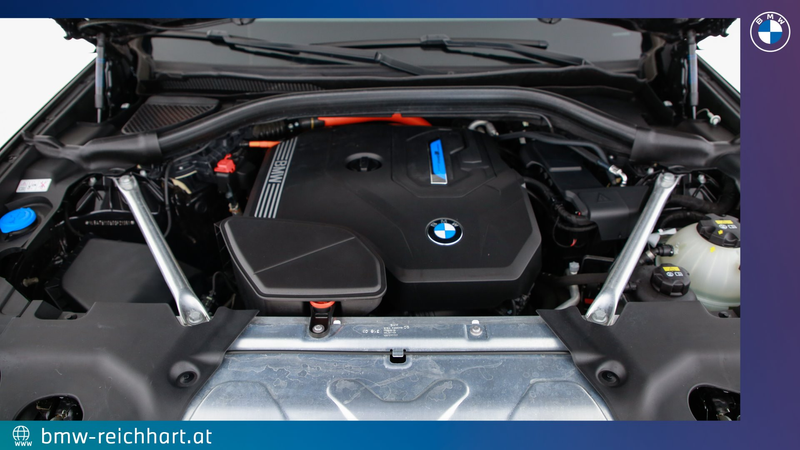 BMW X3 xDrive30e — photo 13