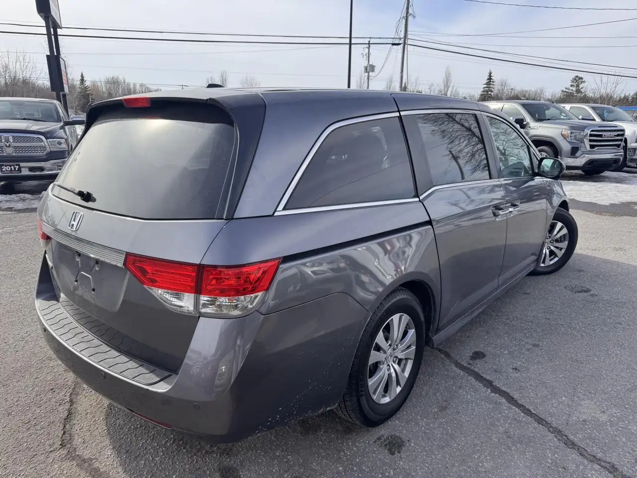 Honda Odyssey снимка Honda Odyssey