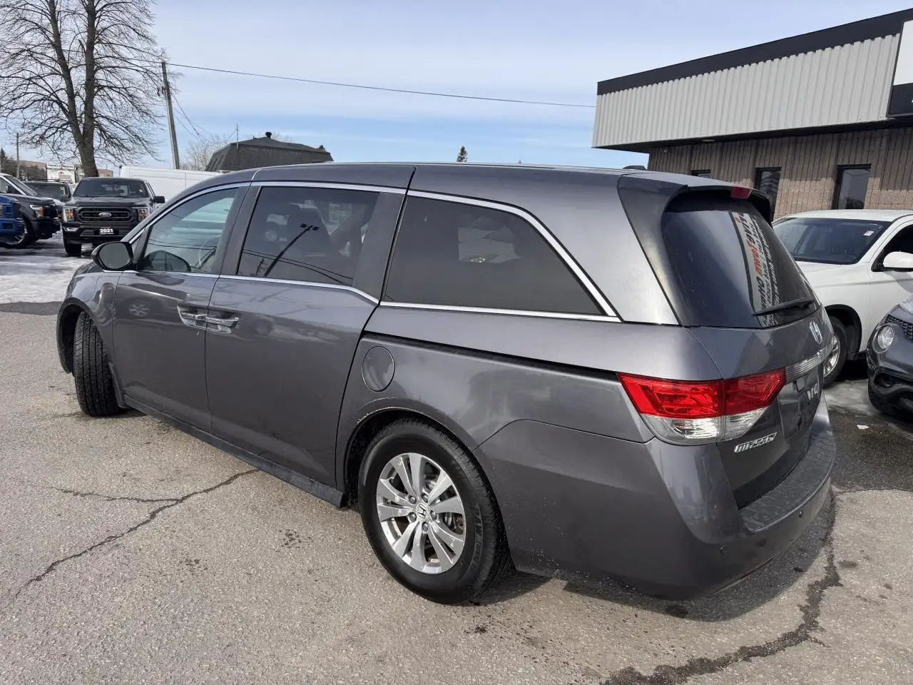 Honda Odyssey снимка Honda Odyssey