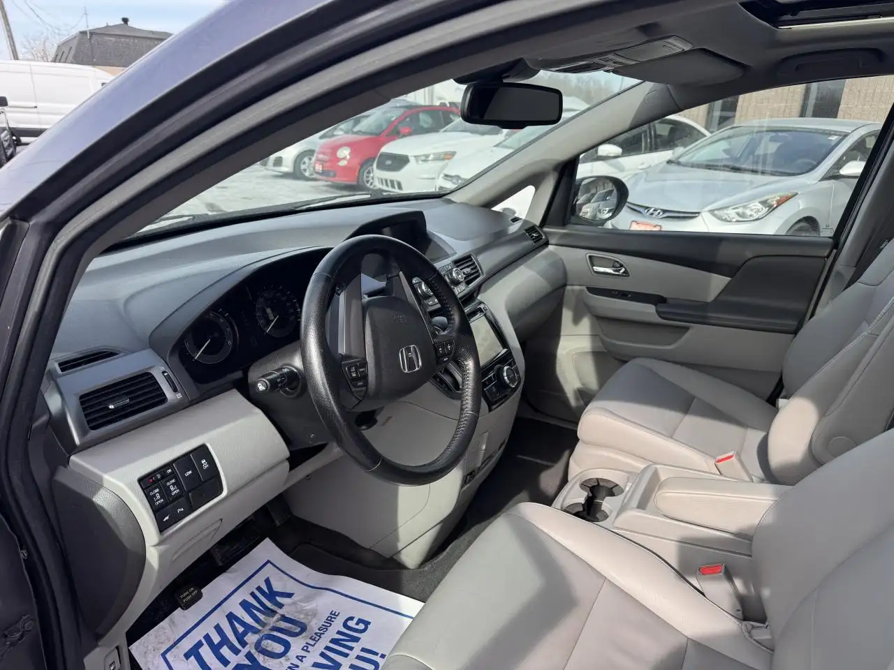Honda Odyssey снимка Honda Odyssey
